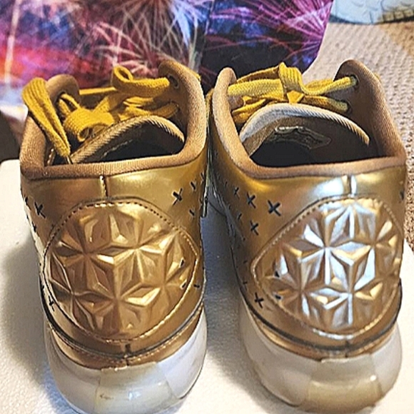 🔥🔥Nike KOBE 10 EXT Liquid Gold, size 8.5🔥🔥 - Picture 3 of 6